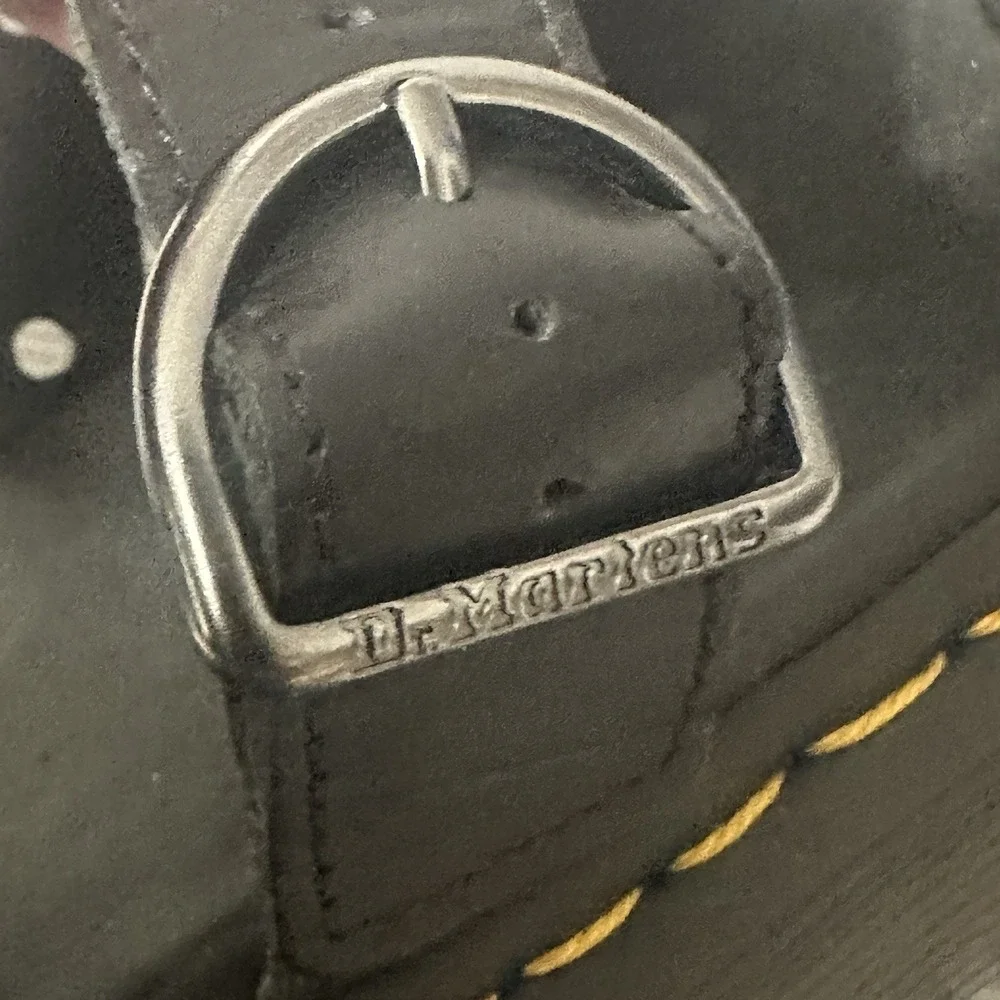 Dr. Martens size box
